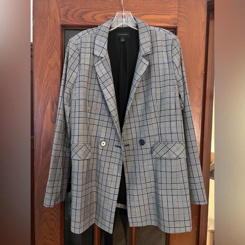 Great oversized blazer goes with everything!